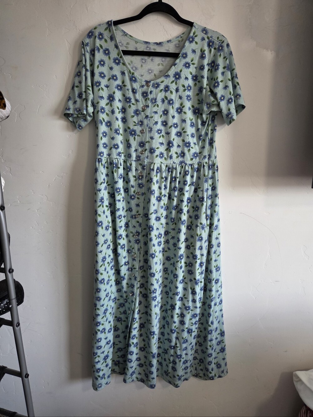 Floral Button-Front Midi Dress in Light Mint